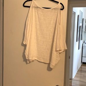 Peep shoulder sweater